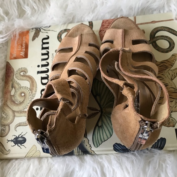 BCBGeneration Torrez Wedge - Picture 6 of 7